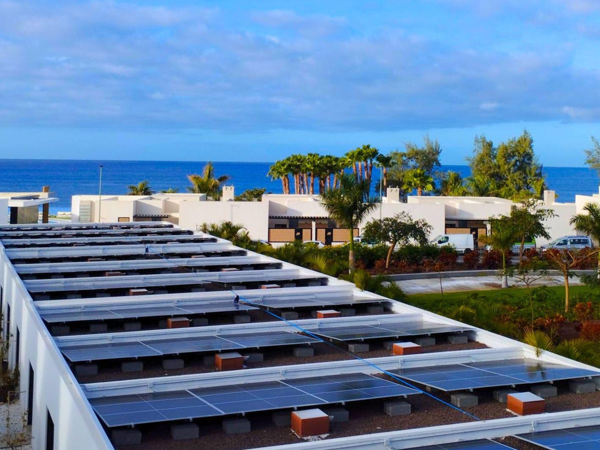 El Resort Cordial Santa Águeda refuerza su compromiso con la sostenibilidad con la instalación de energía fotovoltaica