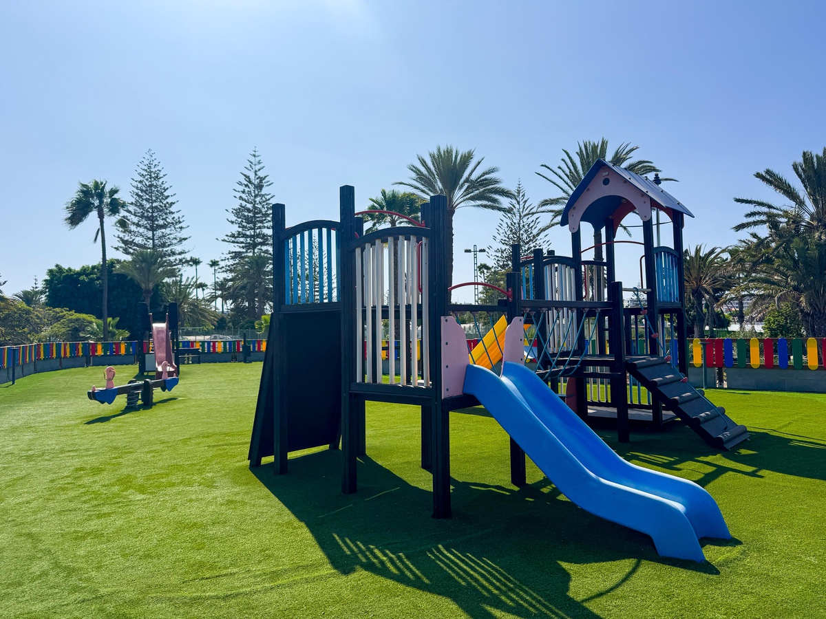 Bungalows Cordial Biarritz renueva su parque infantil